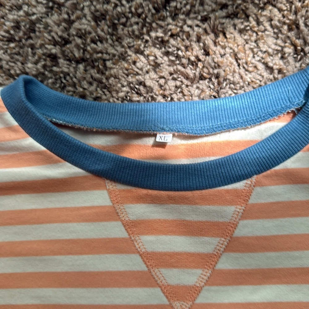 Boutique sweat shirt - Picture 4 of 5